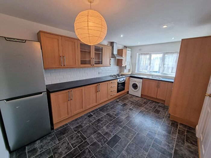 4 Bedroom Town House To Rent In Anderson Road, Bearwood, Birmingham, B66