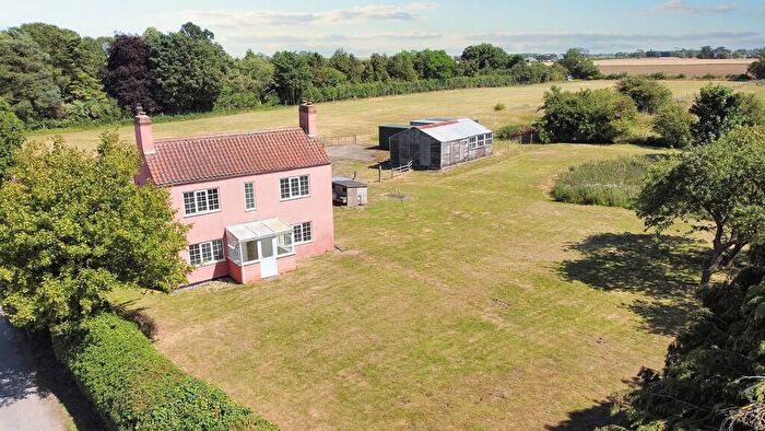 3 Bedroom Cottage For Sale In Station Road, Fulstow, LN11