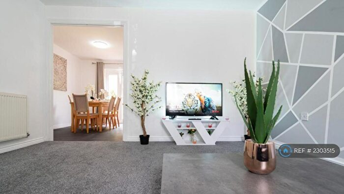 4 Bedroom Semi-Detached House To Rent In Scott Close, Stratford-Upon-Avon, CV37
