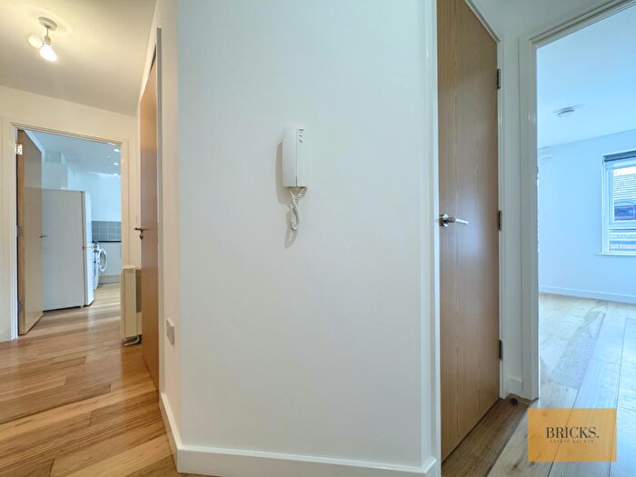 1 Bedroom Flat To Rent In Flat, Rothesay Road, Luton, LU1