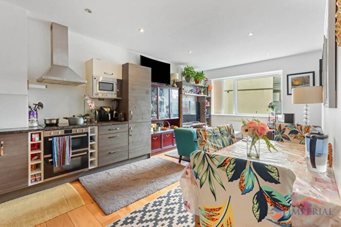 2 Bedroom Flat To Rent In Clayton Road, Hayes, UB3