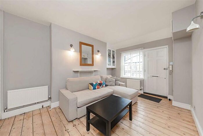 2 Bedroom Flat To Rent In Martlett Court, Fitzrovia Amp; Covent Garden, WC2B