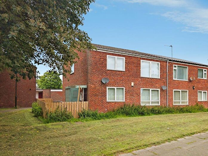 2 Bedroom Flat For Sale In Craigmillar Close, Blakelaw, Newcastle Upon Tyne, NE5