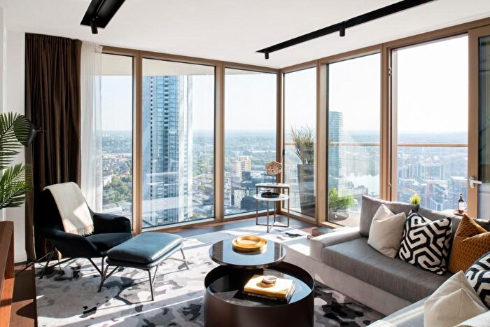 2 Bedroom Apartment For Sale In Canary Wharf, London, E14