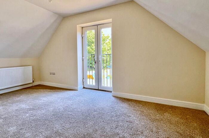 2 Bedroom Bungalow For Sale In Stuckton, Fordingbridge, SP6