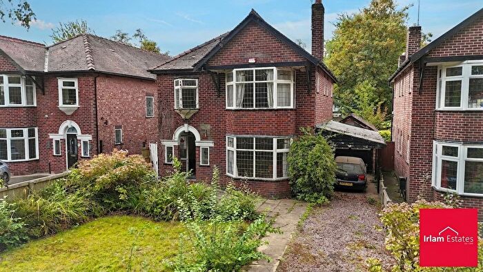 3 Bedroom Detached House For Sale In Ellesmere Road, Eccles, M30