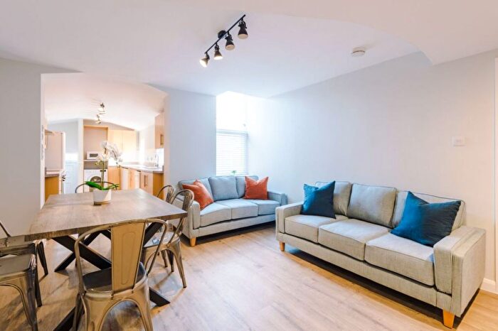 6 Bedroom Terraced House To Rent In Hazelwood Avenue, Newcastle, NE2