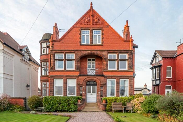 2 Bedroom Maisonette For Sale In Stanley Road, CH47