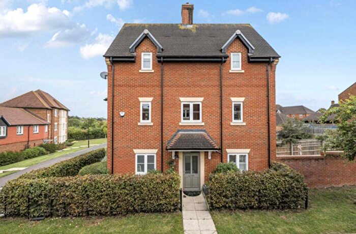 4 Bedroom Semi Detached House For Sale In Charlock Place, Warfield, Bracknell, Berkshire, RG42