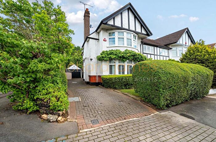 4 Bedroom Semi-Detached House For Sale In Millway, Mill Hill, London, NW7