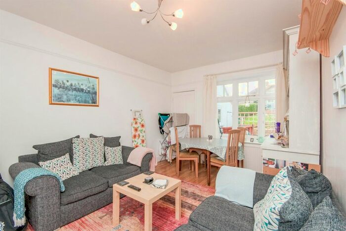 3 Bedroom Bungalow To Rent In Second Avenue, Newhaven, BN9