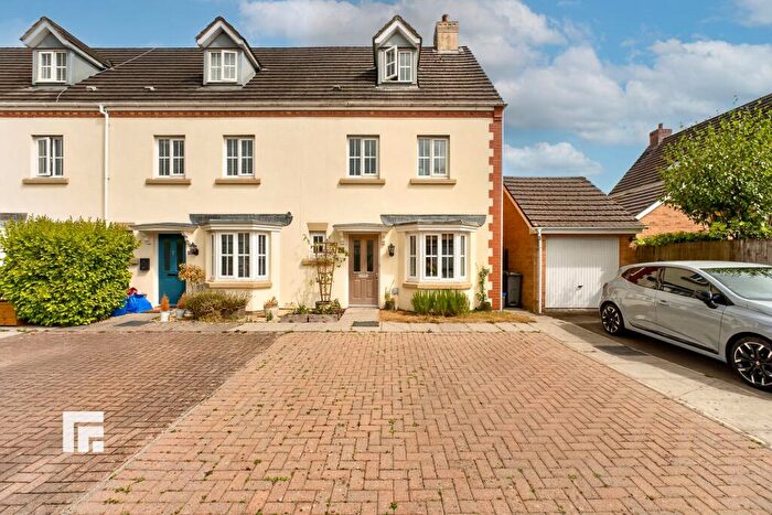 4 Bedroom End Of Terrace House For Sale In Fisher Hill Way, Radyr, CF15