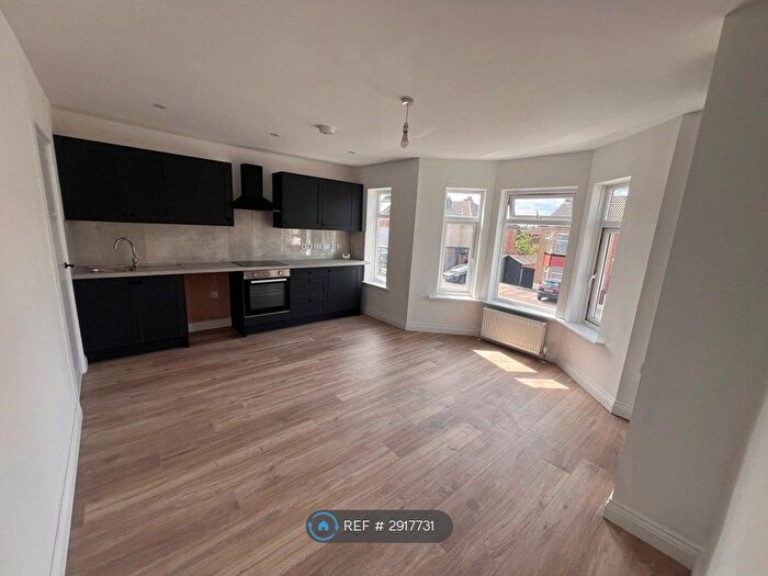 2 Bedroom Flat To Rent In Houghton Road, Dunstable, LU5