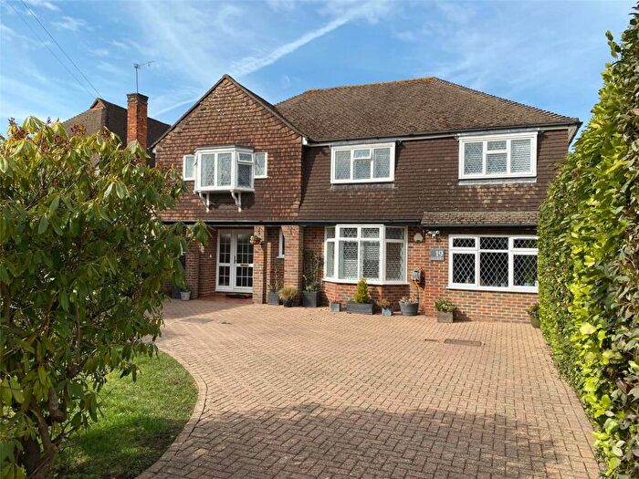 5 Bedroom Detached House For Sale In Rydens Avenue, Walton-On-Thames, KT12