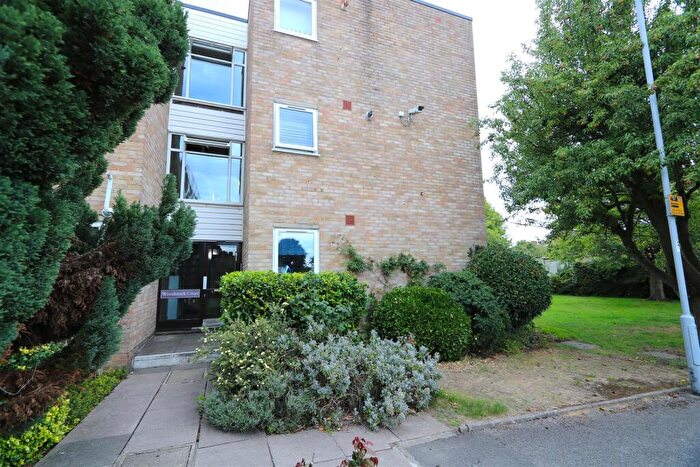 2 Bedroom House To Rent In Lambourn Grove, Kingston Upon Thames, KT1