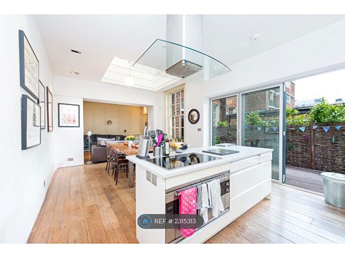 2 Bedroom Flat To Rent In Charles Square, London, N1