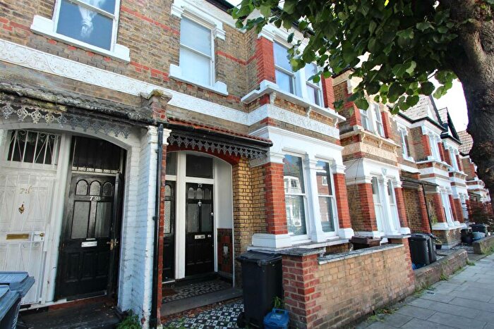 2 Bedroom Flat To Rent In Princess May Road, N16