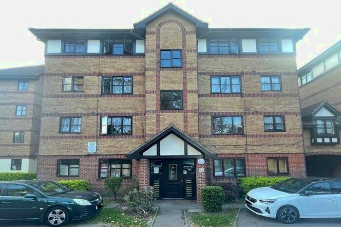 1 Bedroom Flat To Rent In Somerset Gardens, London, N17