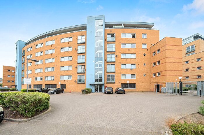 2 Bedroom Flat For Sale In Tideslea Path, Thamesmead, SE28