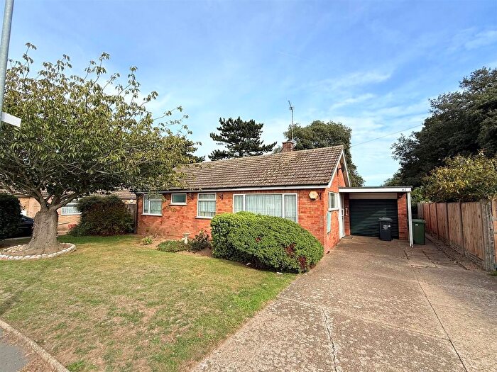 3 Bedroom Detached Bungalow For Sale In Brooke Avenue, Caister-On-Sea, Great Yarmouth, NR30