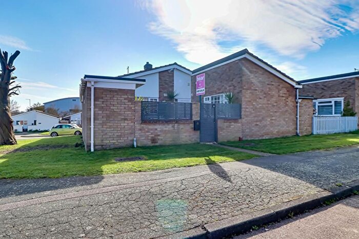 2 Bedroom Semi Detached Bungalow For Sale In Whitehouse Meadows, Leigh-On-Sea, SS9