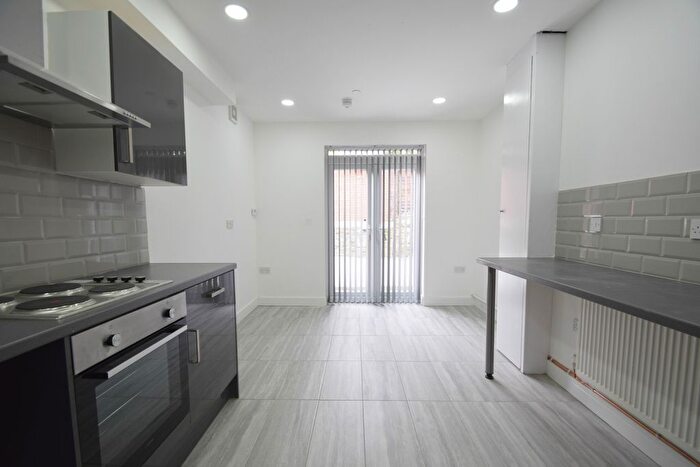 2 Bedroom Flat To Rent In Gordon Road, Roath, CF24