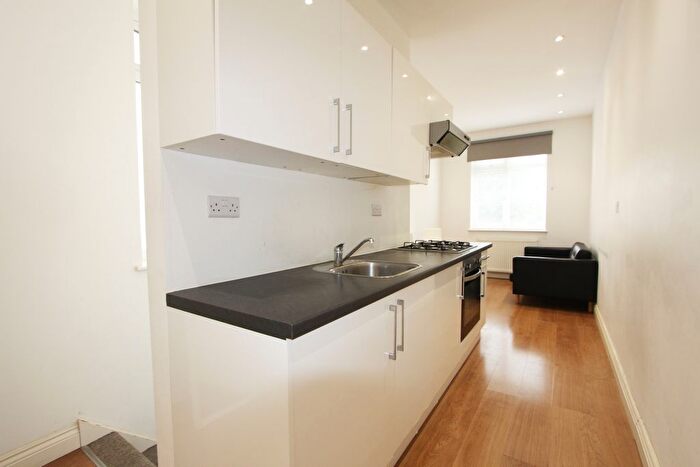 Studio To Rent In Eastside Road, London, NW11