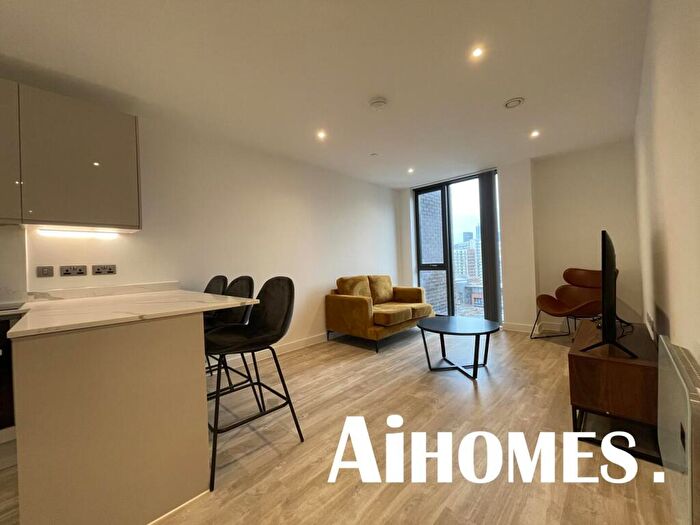 2 Bedroom Flat To Rent In , Queen Street, Salford, FF33