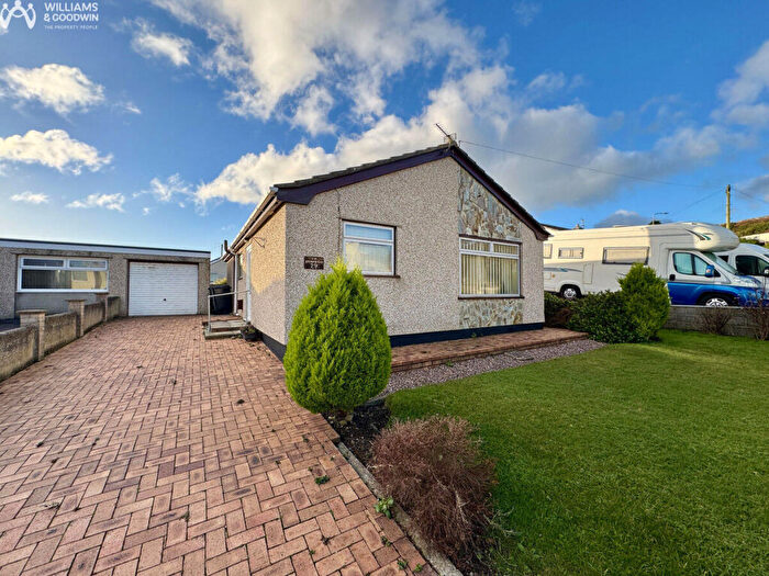 3 Bedroom Bungalow For Sale In Old School Road, Holyhead, LL65