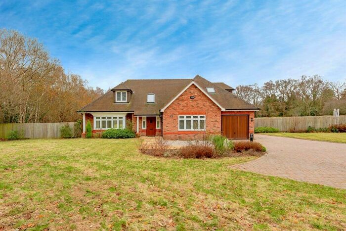 4 Bedroom Detached House For Sale In West Park Road, Copthorne, Crawley, RH10