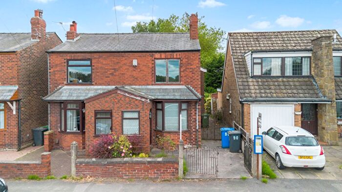 3 Bedroom Semi-Detached House For Sale In Farnworth Road, Penketh, WA5