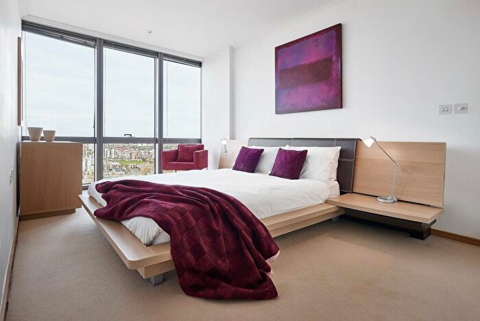 2 Bedroom Flat To Rent In West India Quay, Hertsmere Road, E14