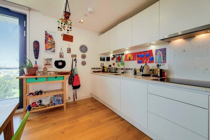 2 Bedroom Flat To Rent In Cadmium Square, Bethnal Green, London, E2