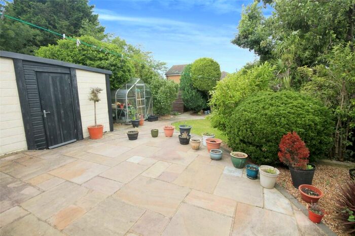 2 Bedroom Bungalow For Sale In Long Meadow Drive, Wickford, Essex, SS11