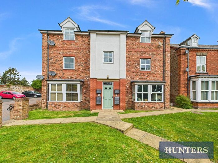 2 Bedroom Flat For Sale In Marton Road, Bridlington, YO16