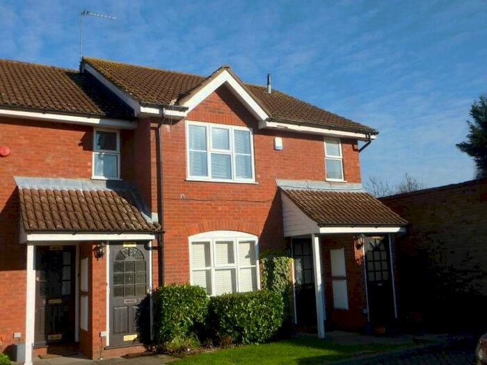 1 Bedroom Flat To Rent In The Greenway, Ickenham, Uxbridge, UB10