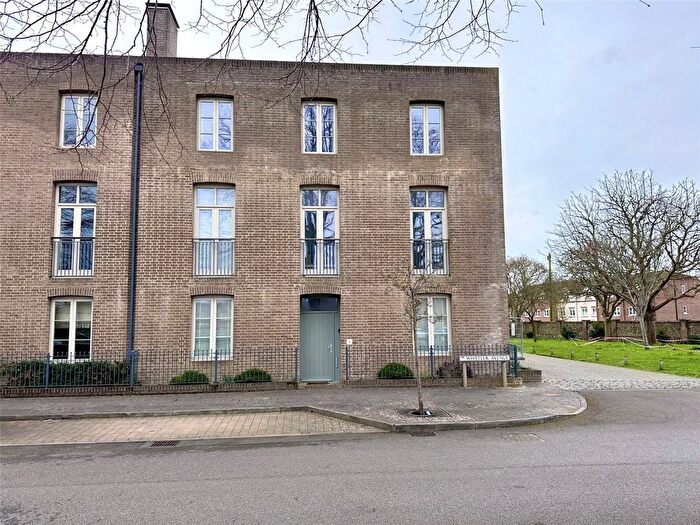 1 Bedroom Flat For Sale In Whistler Avenue, Chichester, West Sussex, PO19