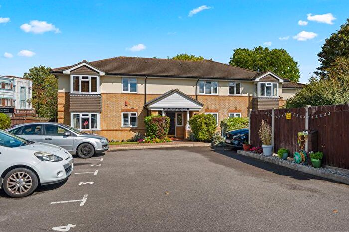 2 Bedroom Flat For Sale In Balmoral Road, Worcester Park, KT4