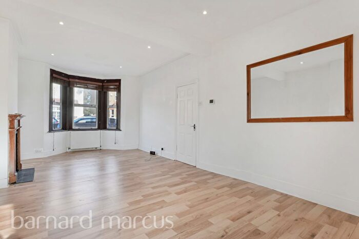 3 Bedroom Property To Rent In Rossindel Road, Hounslow, TW3