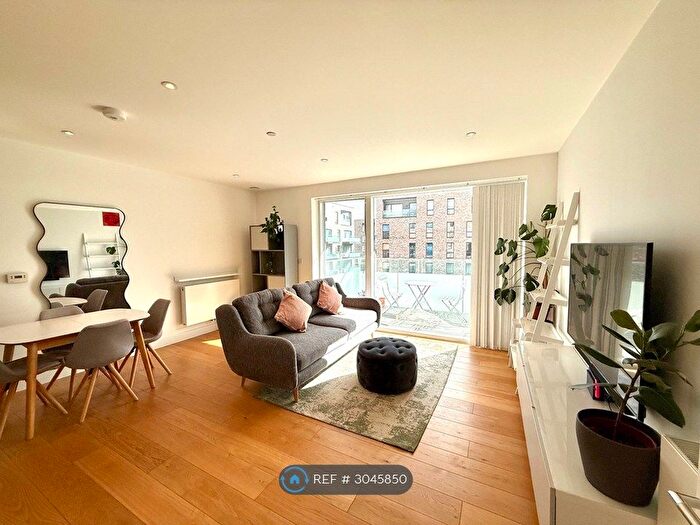 1 Bedroom Flat To Rent In Latimer Square, London, SE10