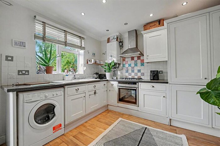 3 Bedroom Link Detached House For Sale In Springfield Way, Oakham, LE15