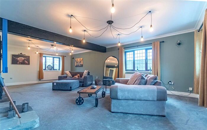 2 Bedroom Apartment For Sale In Manor House Farm Higher Ogden, Lane Bottom, Newhey, OL16