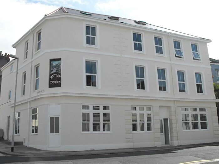Flat To Rent In Mutley Tavern, Furzehill Road, Plymouth, Devon, PL4