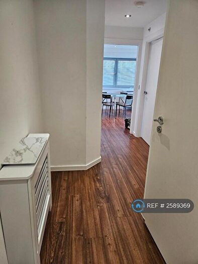 2 Bedroom Flat To Rent In Basilica, Leeds, LS1