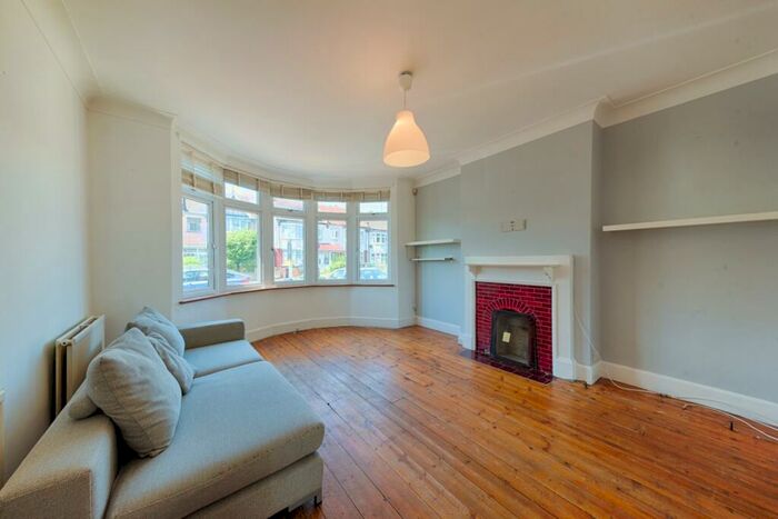 4 Bedroom Flat To Rent In All Souls Avenue, London, NW10