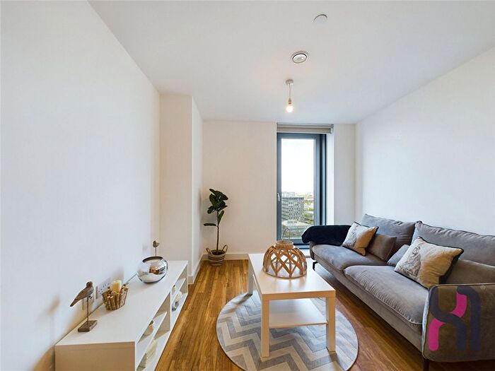 2 Bedroom Flat To Rent In Michigan Point Tower D, Michigan Avenue, M50