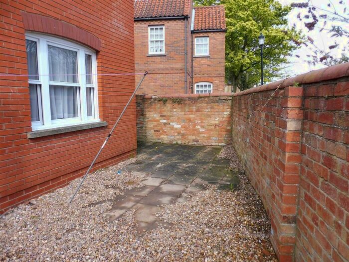 2 Bedroom Semi-Detached House To Rent In The Gatherums, Queen Street Place, LN11