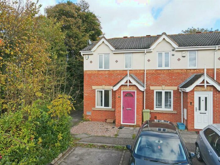 2 Bedroom End Of Terrace House To Rent In Nightingale Crescent, Bradville, Milton Keynes, MK13