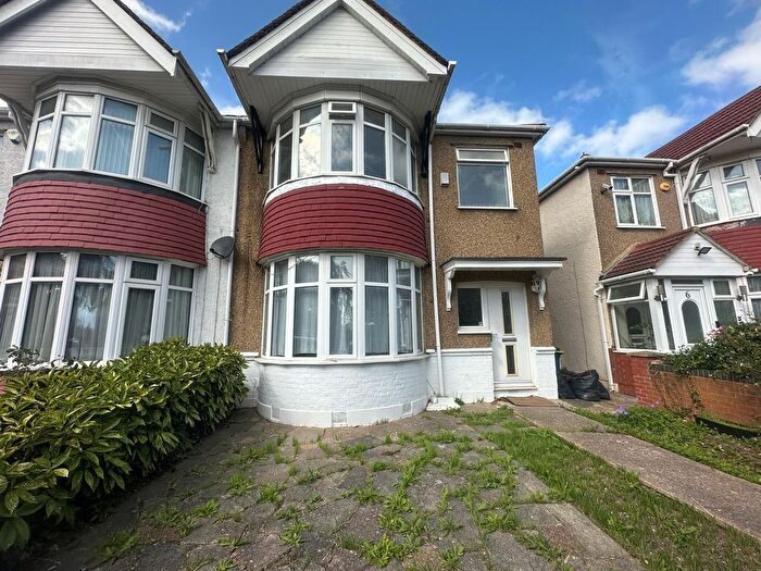 3 Bedroom Semi-Detached House For Sale In Imperial Drive, North Harrow, HA2