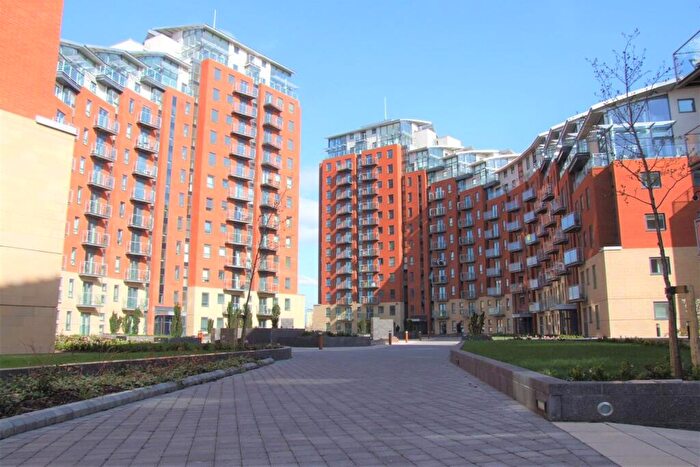 2 Bedroom Apartment To Rent In Faroe, City Island, Leeds, LS12